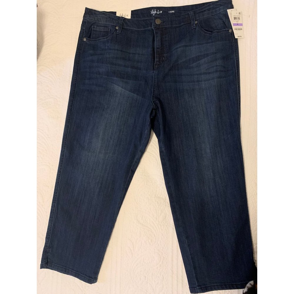 Style & Co Blue Mid Rise Capri Jeans 18